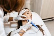 Treatment of open comedones (Image via Getty)